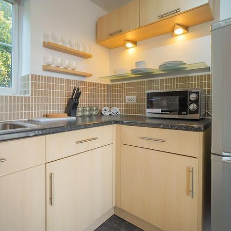 Stylish Apartment With Private Parking Cardiff Exterior photo
