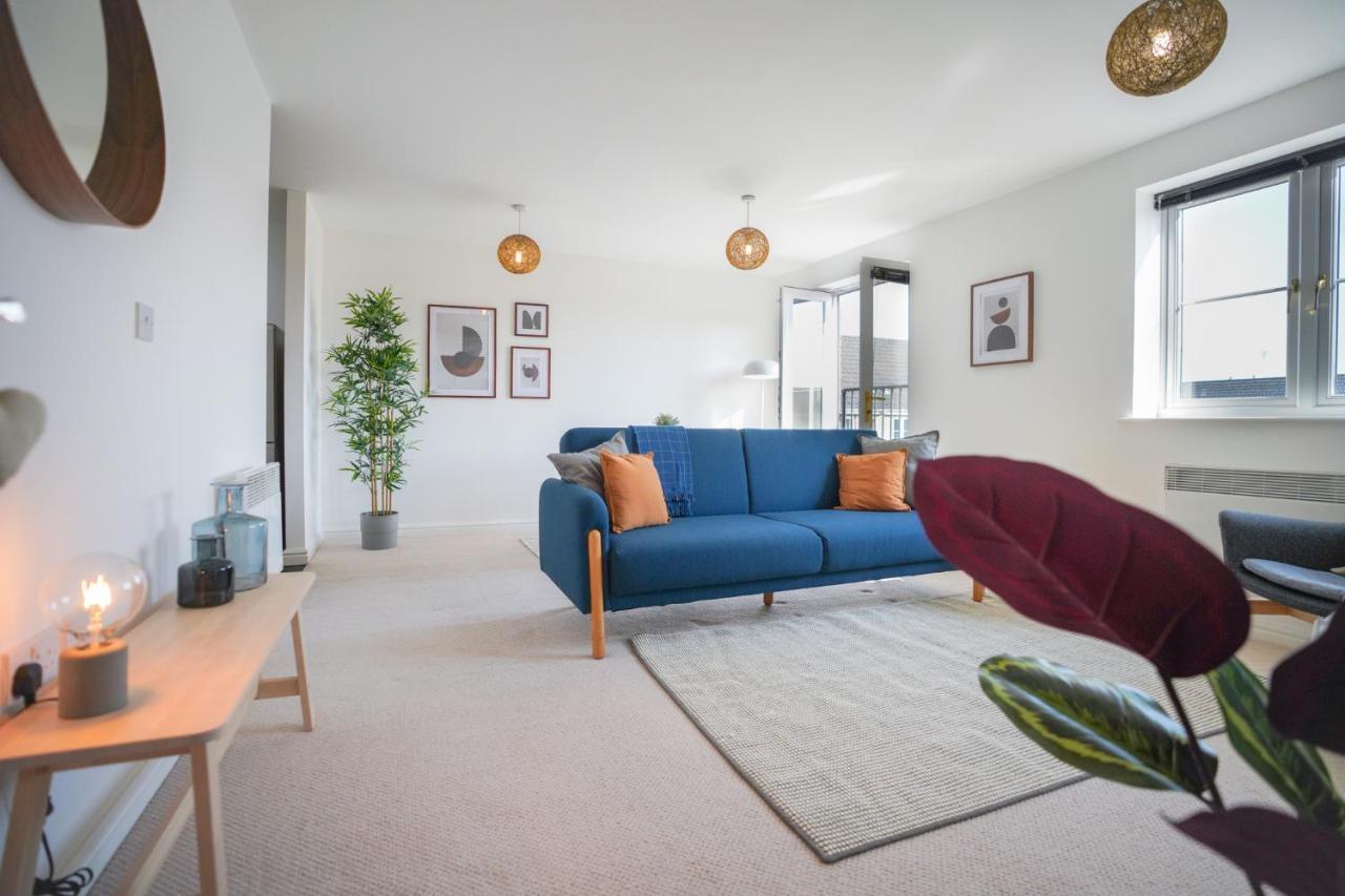 Stylish Apartment With Private Parking Cardiff Exterior photo