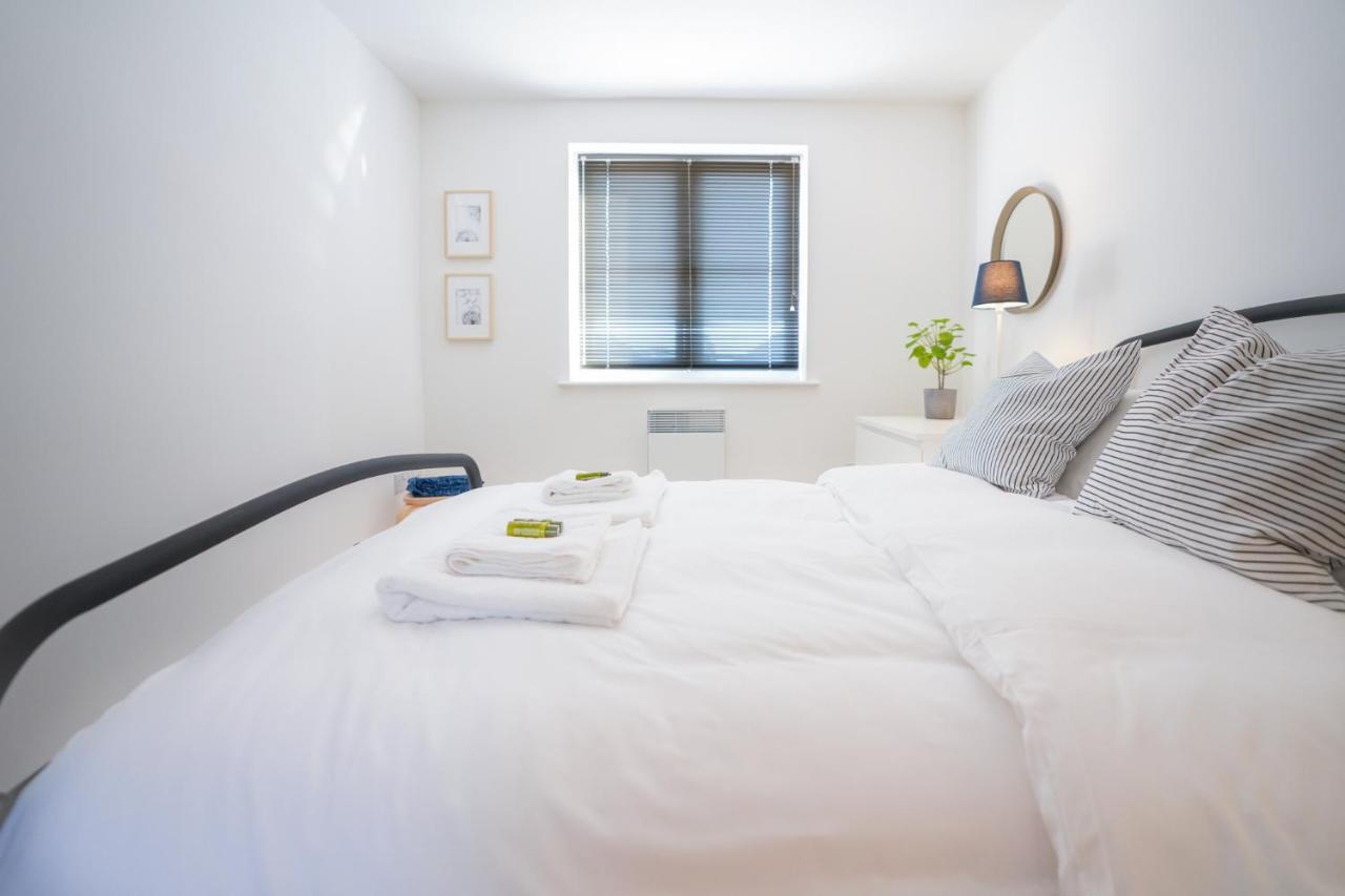 Stylish Apartment With Private Parking Cardiff Exterior photo