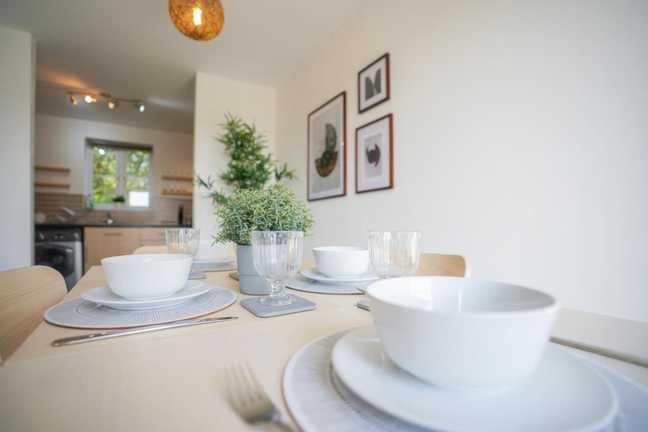 Stylish Apartment With Private Parking Cardiff Exterior photo