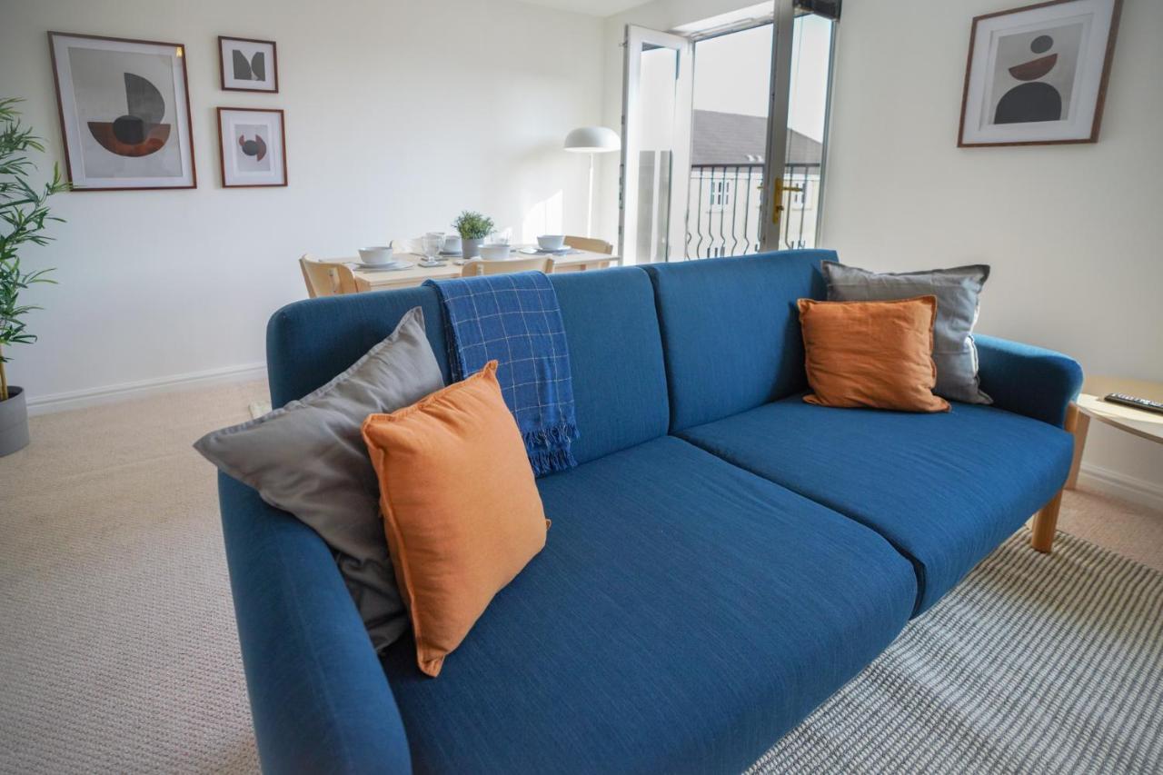 Stylish Apartment With Private Parking Cardiff Exterior photo