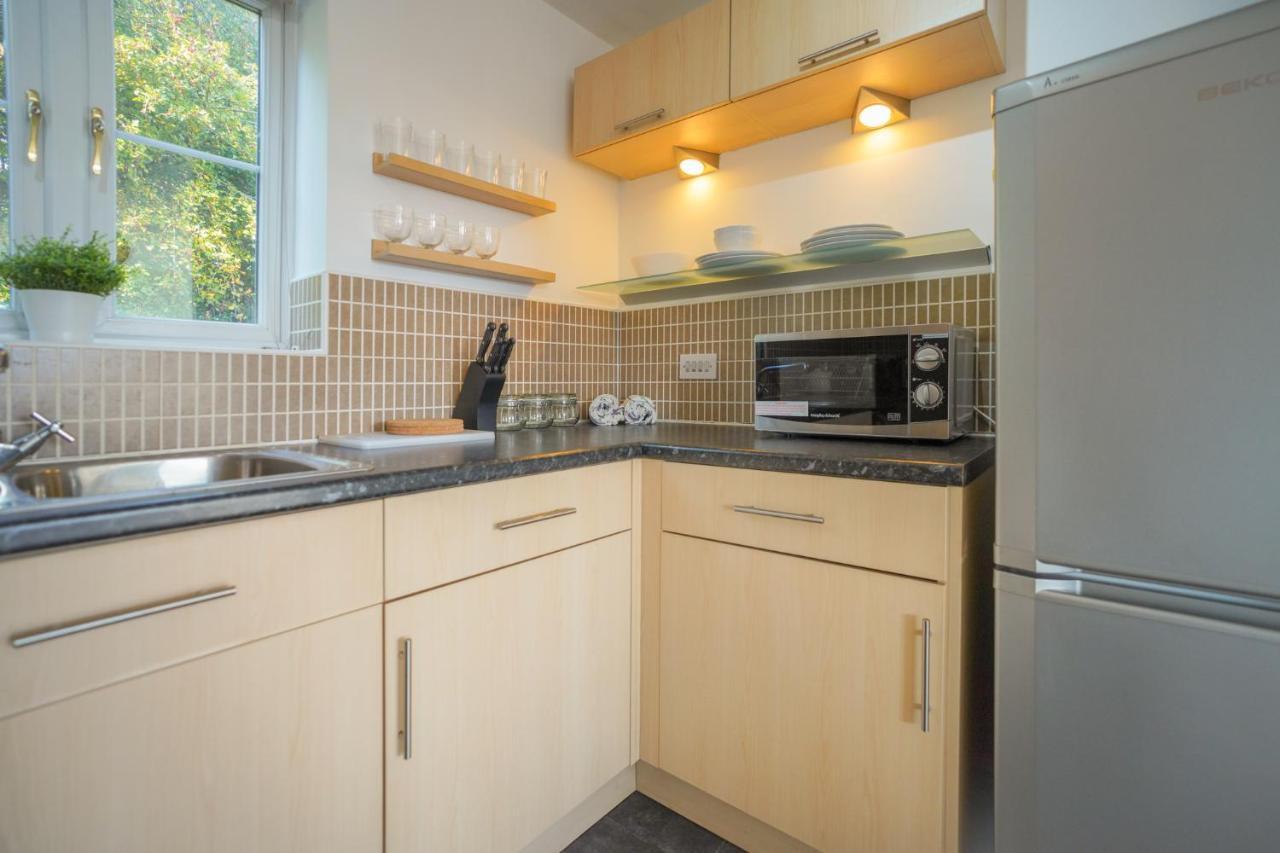 Stylish Apartment With Private Parking Cardiff Exterior photo