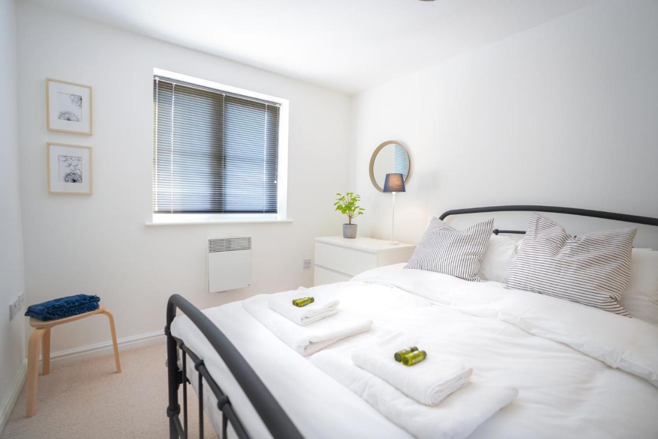 Stylish Apartment With Private Parking Cardiff Exterior photo