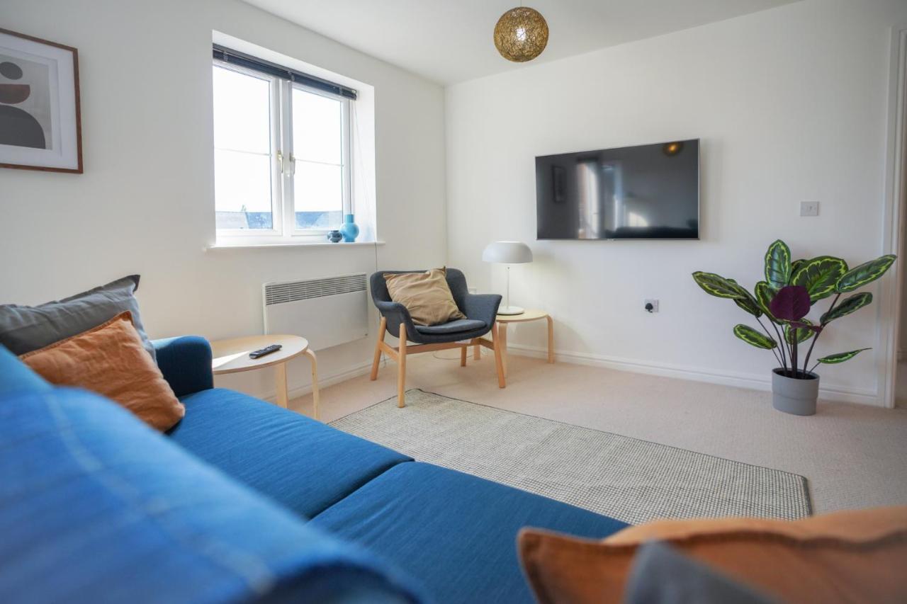 Stylish Apartment With Private Parking Cardiff Exterior photo