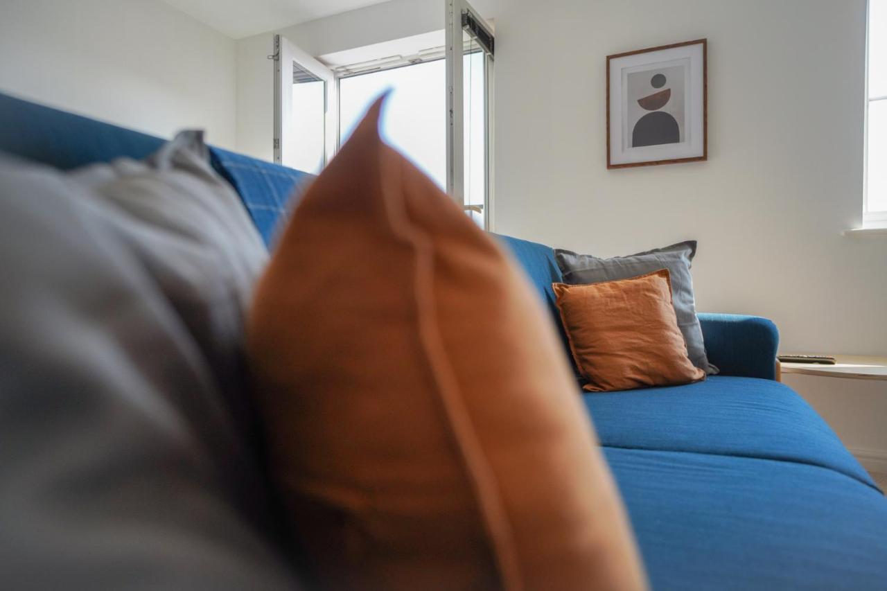 Stylish Apartment With Private Parking Cardiff Exterior photo