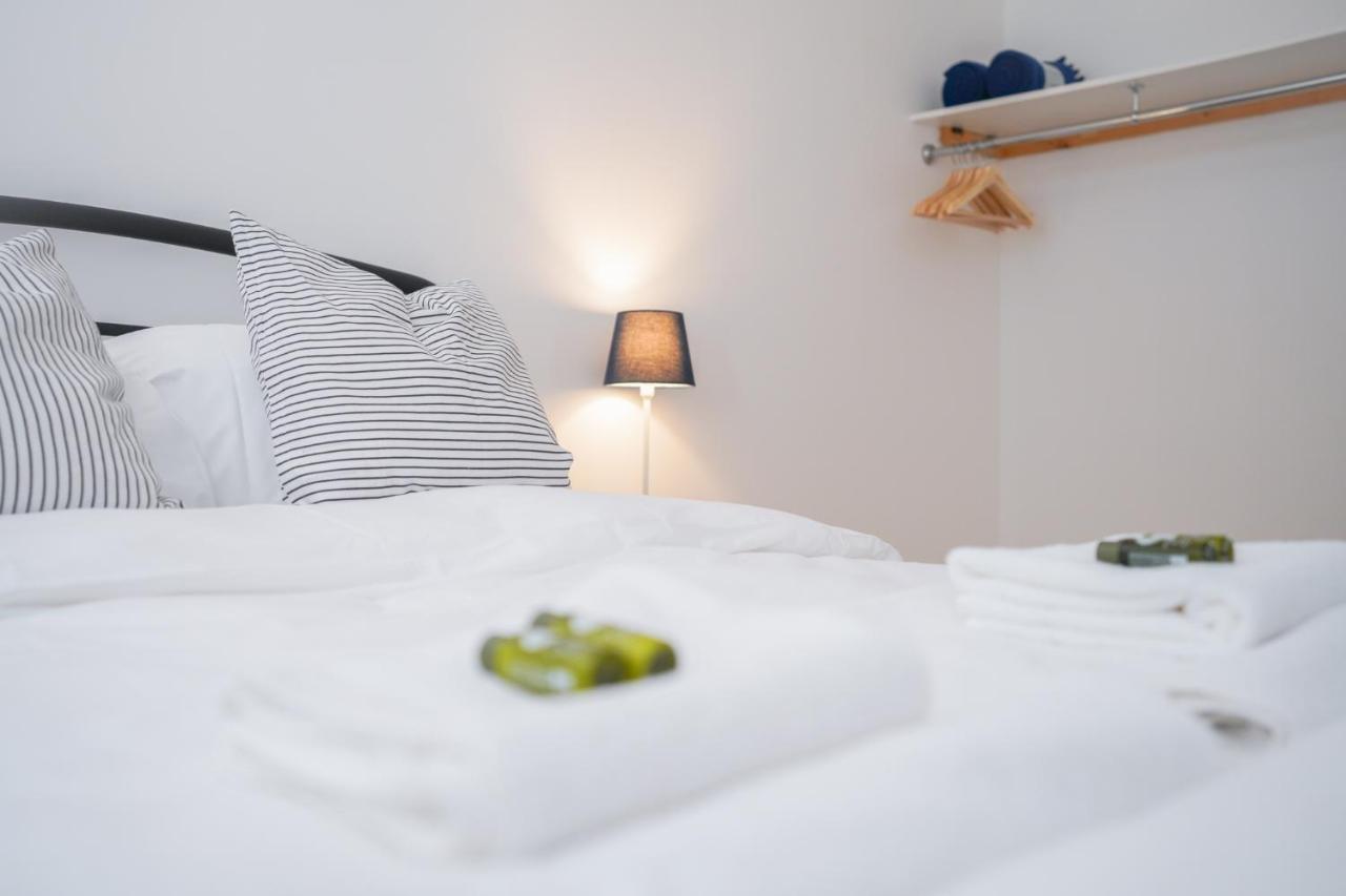 Stylish Apartment With Private Parking Cardiff Exterior photo